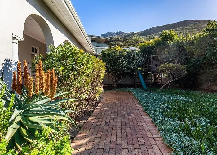 Zonnendal Family Home In Charming Kalk Bay