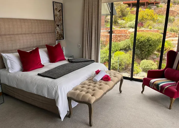 Pepper House Villa ,Housekeeper , Heated Pool , Hot Tub, Backup Solar And Water Systems