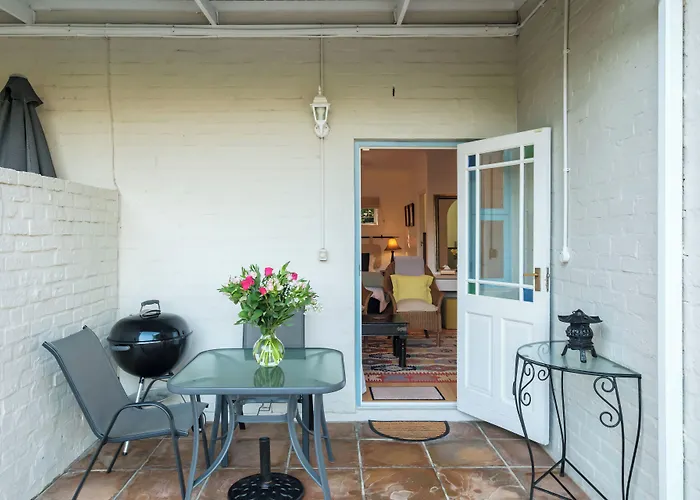 Paradiso Guesthouse & Self-Catering Cottage